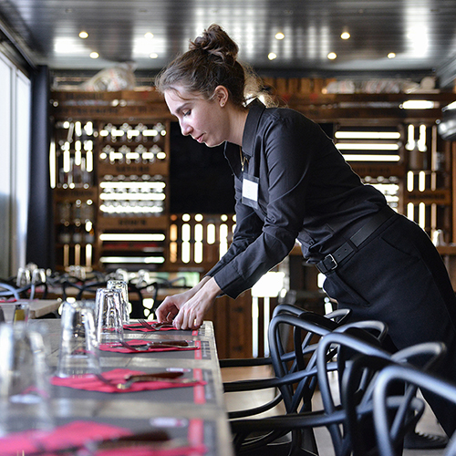 Table De Nettoyage De Serveuse, Nouveau Concept De Restaurant